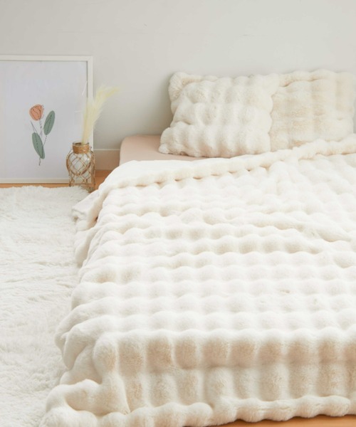 お値下げ　ほぼ新品　カネボウ　高級毛布ボリューム　ムートンタッチ制菌加工 セール】ぽこぽこボリュームファー 毛布（S）（寝具）｜iellio