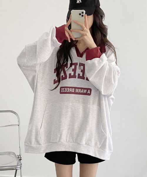 VIVID LADY（ビビッドレディー）の「ロゴ付きカラーコンビスウェット（Tシャツ/カットソー・レディース・ワイン/グリーン/ネイビー・FREE）」の19枚目の写真