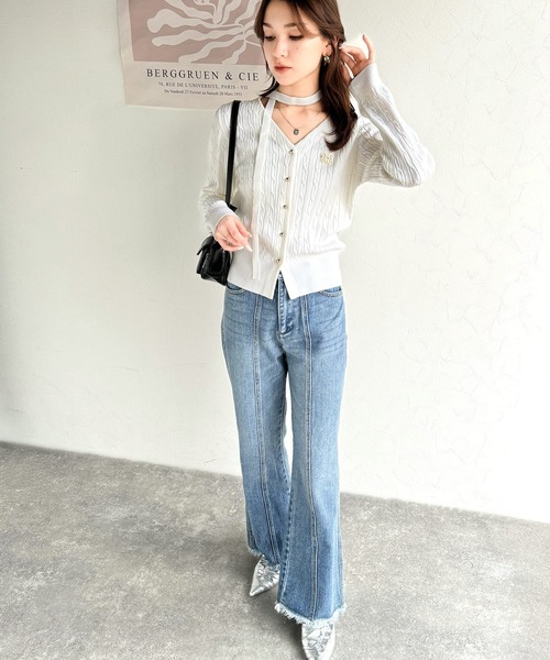 mily bilet（ミウィビレット）の「【mily bilet】大人ニットを極める。チョーカー＆ブローチ付きケーブル編みVネックニットカーディガン（カーディガン/ボレロ・レディース・ブルー/グレー/アイボリー/ブラック・LARGE/MEDIUM/SMALL/X-LARGE）」の14枚目の写真