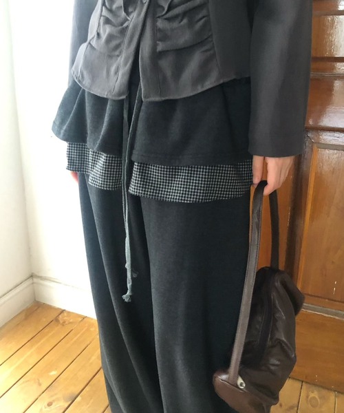 FREE STYLISTS(フリー スタイリスト)の「YUGA_YGMC 裏起毛 フリルドッキング スウェットパンツ(スウェットパンツ・レディース・ブラック/ネイビー・FREE)」の1枚目の写真