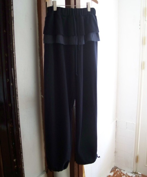 FREE STYLISTS(フリー スタイリスト)の「YUGA_YGMC 裏起毛 フリルドッキング スウェットパンツ(スウェットパンツ・レディース・ブラック/ネイビー・FREE)」の16枚目の写真