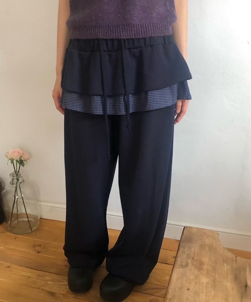 FREE STYLISTS(フリー スタイリスト)の「YUGA_YGMC 裏起毛 フリルドッキング スウェットパンツ(スウェットパンツ・レディース・ブラック/ネイビー・FREE)」の5枚目の写真