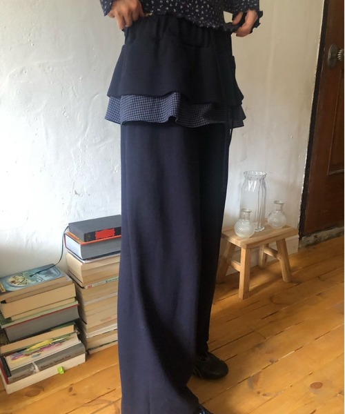 FREE STYLISTS(フリー スタイリスト)の「YUGA_YGMC 裏起毛 フリルドッキング スウェットパンツ(スウェットパンツ・レディース・ブラック/ネイビー・FREE)」の4枚目の写真