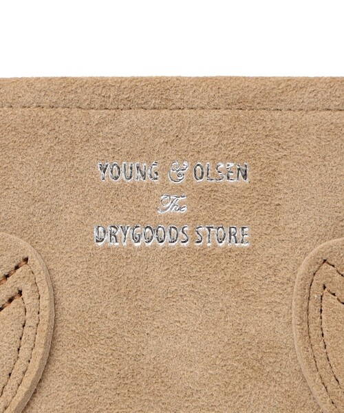 YOUNG&OLSEN The DRYGOODS STORE(ヤングアンドオルセン)の「YOUNG&OLSEN: ウルトラスエード トート M(トートバッグ・レディース・ベージュ/ブラック・ONE SIZE)」の4枚目の写真