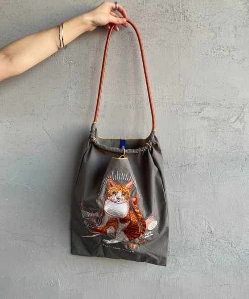 Ball&Chain（ボールアンドチェーン）の「[BALL&CHAIN/ボールアンドチェーン] D. BABY CAT 刺繍デザインナイロントートバッグ（トートバッグ・レディース・グレー/ベージュ・M）」の8枚目の写真