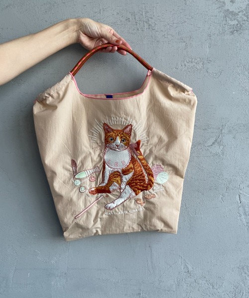 Ball&Chain（ボールアンドチェーン）の「[BALL&CHAIN/ボールアンドチェーン] D. BABY CAT 刺繍デザインナイロントートバッグ（トートバッグ・レディース・グレー/ベージュ・M）」の6枚目の写真