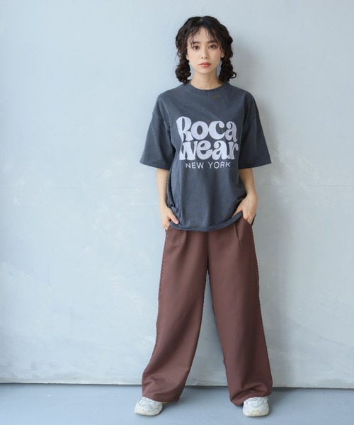 ROCAWEAR(ロカウェア)の「ROCAWEAR ヴィンテージ仕様Tシャツ(Tシャツ/カットソー・レディース・ブラック系その他/スミクロ・S/M/L/XL)」の4枚目の写真