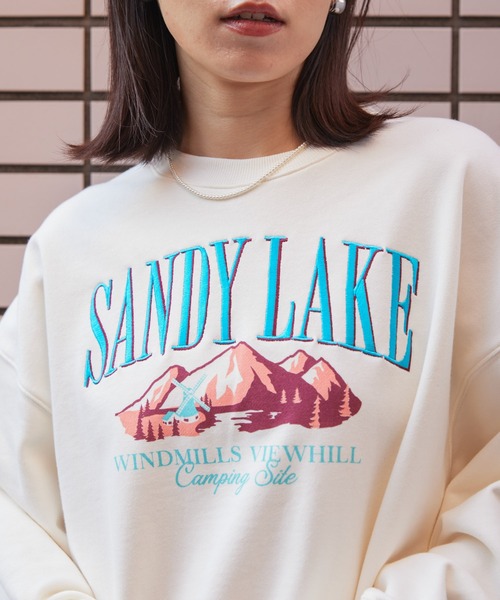 AMERICAN HOLIC(アメリカンホリック)の「刺繍裏毛プルオーバー(スウェット・レディース・オフホワイト/杢グレー/ブラウン・FREE)」の21枚目の写真