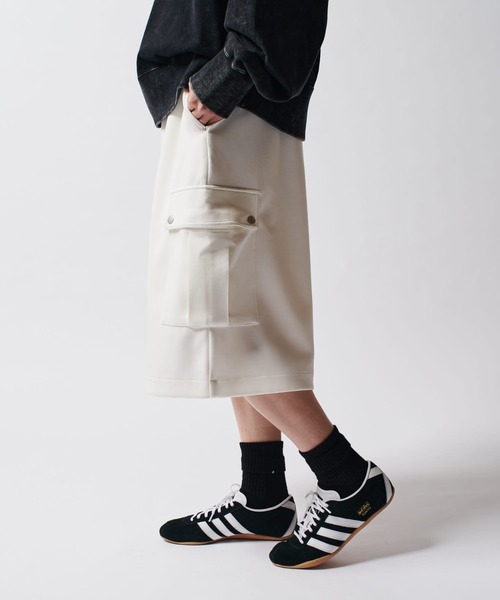 Lui's(ルイス)の「【Neucon/ニューコン】ダンボールカーゴショーツ(その他パンツ・メンズ・ブラック/ホワイト・2/1)」の5枚目の写真