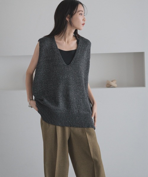 LOWRYS FARM(ローリーズファーム)の「ラメスラブオーバーベスト 321159(ニット/セーター・レディース・グレー/チャコールグレー/アイボリー・FREE)」の13枚目の写真
