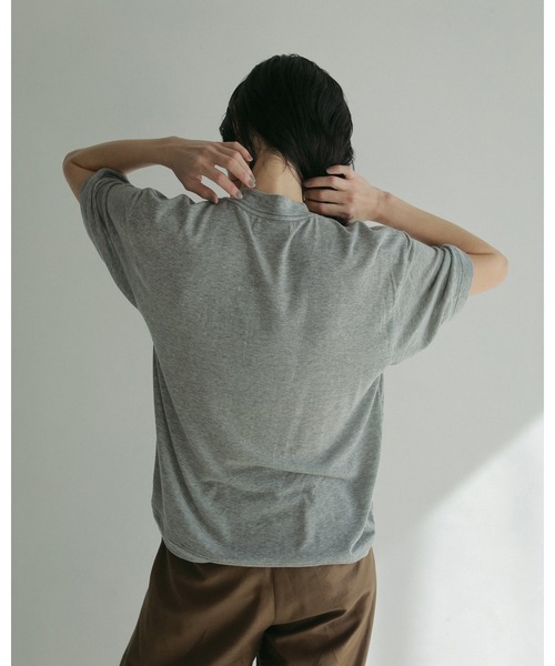 anuke（アンヌーク）の「Pocket Over T-shirts（Tシャツ/カットソー・レディース・ブラウン/ホワイト/ネイビー/グレー・FREE）」の19枚目の写真