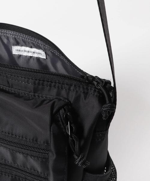 URBAN RESEARCH DOORS(アーバンリサーチドアーズ)の「URD マルチポケットショルダーバッグ(ショルダーバッグ・メンズ・ネイビー/ブラック・-)」の6枚目の写真