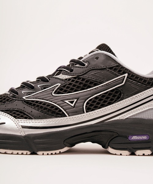 MIZUNO(ミズノ )の「MXR(スニーカー・メンズ・ブラック・26/26.5/27/27.5)」の4枚目の写真