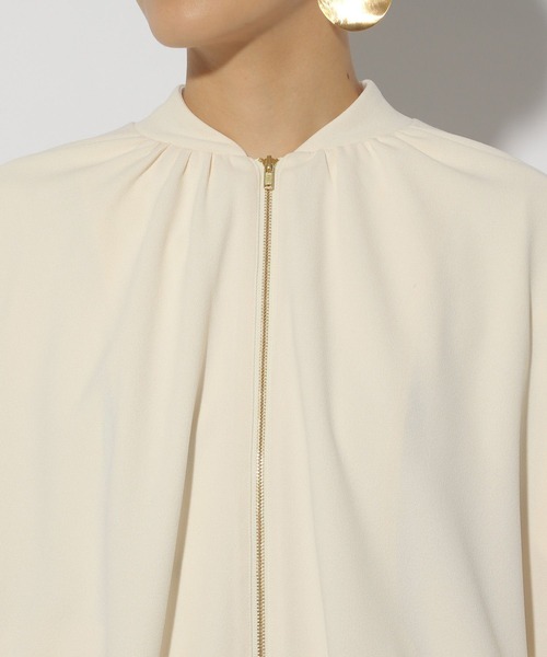 Elura（エルーラ）の「サマ見えギャザーブルゾン/320062（その他アウター・レディース・ネイビー/ブラック/オフホワイト・FREE）」の4枚目の写真