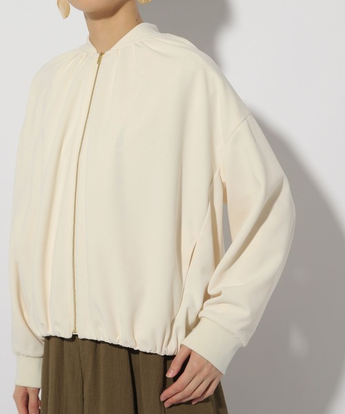 Elura（エルーラ）の「サマ見えギャザーブルゾン/320062（その他アウター・レディース・ネイビー/ブラック/オフホワイト・FREE）」の5枚目の写真