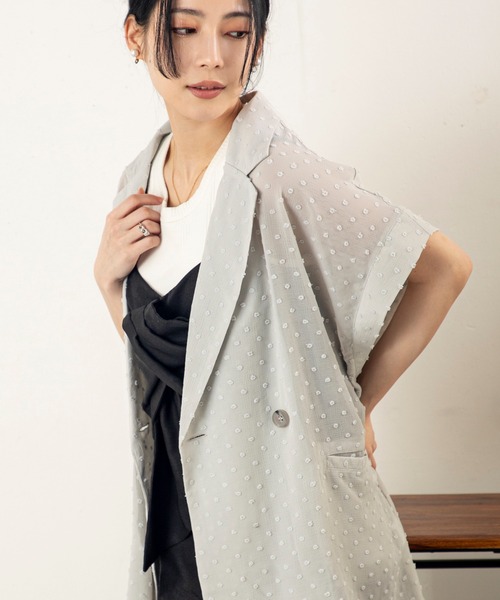 MILLION CARATS（ミリオンカラッツ）の「軽やかさとモード感を纏う、春のシアーノットジャカードジャケット（その他アウター・レディース・ブラック/グレー・FREE）」の2枚目の写真