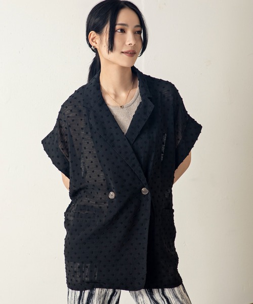 MILLION CARATS（ミリオンカラッツ）の「軽やかさとモード感を纏う、春のシアーノットジャカードジャケット（その他アウター・レディース・ブラック/グレー・FREE）」の4枚目の写真