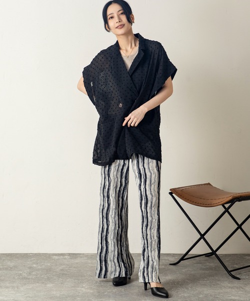 MILLION CARATS（ミリオンカラッツ）の「軽やかさとモード感を纏う、春のシアーノットジャカードジャケット（その他アウター・レディース・ブラック/グレー・FREE）」の7枚目の写真