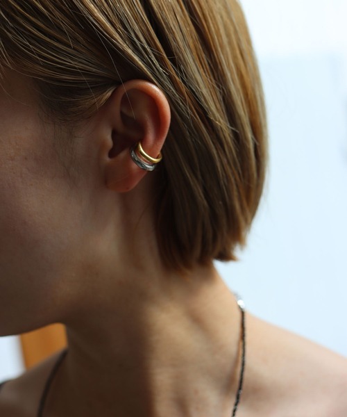 Rechic（リシック）の「バイカラーリングイヤーカフ（イヤーカフ・レディース・ゴールド・FREE）」の2枚目の写真