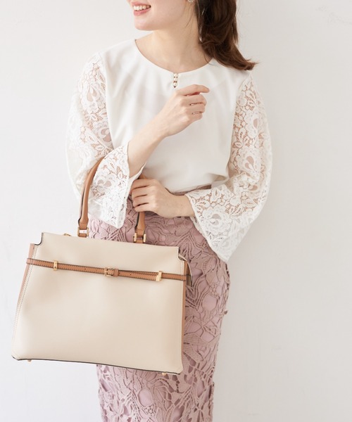 tocco closet（トッコ　クローゼット）の「ベルト付きフェイクレザーバッグ（ハンドバッグ・レディース・アイボリー/ブラック・FREE）」の5枚目の写真