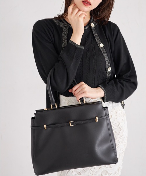 tocco closet（トッコ　クローゼット）の「ベルト付きフェイクレザーバッグ（ハンドバッグ・レディース・アイボリー/ブラック・FREE）」の8枚目の写真