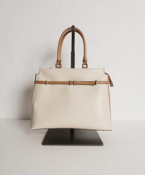 tocco closet（トッコ　クローゼット）の「ベルト付きフェイクレザーバッグ（ハンドバッグ・レディース・アイボリー/ブラック・FREE）」の11枚目の写真