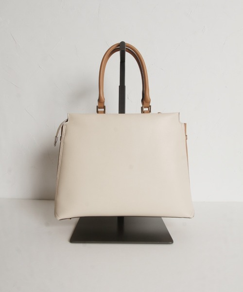 tocco closet（トッコ　クローゼット）の「ベルト付きフェイクレザーバッグ（ハンドバッグ・レディース・アイボリー/ブラック・FREE）」の12枚目の写真