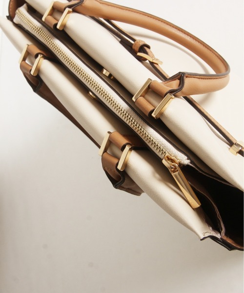 tocco closet（トッコ　クローゼット）の「ベルト付きフェイクレザーバッグ（ハンドバッグ・レディース・アイボリー/ブラック・FREE）」の17枚目の写真