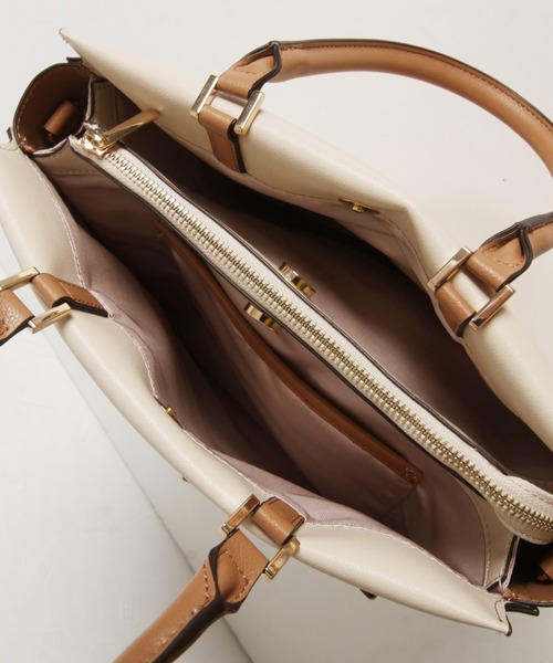 tocco closet（トッコ　クローゼット）の「ベルト付きフェイクレザーバッグ（ハンドバッグ・レディース・アイボリー/ブラック・FREE）」の18枚目の写真