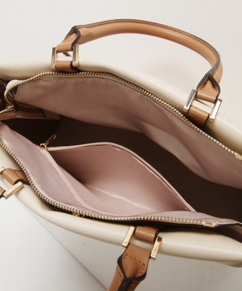 tocco closet（トッコ　クローゼット）の「ベルト付きフェイクレザーバッグ（ハンドバッグ・レディース・アイボリー/ブラック・FREE）」の19枚目の写真