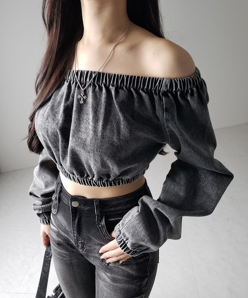 me+em select(ミームセレクト)の「【 2color 】ヴィンテージデニムギャザーオフショルトップス / vintage denim gathered off shoulder topS(その他トップス・レディース・ブルー/ブラック・FREE)」の7枚目の写真