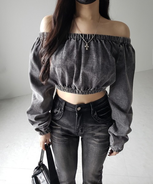 me+em select(ミームセレクト)の「【 2color 】ヴィンテージデニムギャザーオフショルトップス / vintage denim gathered off shoulder topS(その他トップス・レディース・ブルー/ブラック・FREE)」の8枚目の写真