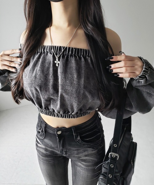 me+em select(ミームセレクト)の「【 2color 】ヴィンテージデニムギャザーオフショルトップス / vintage denim gathered off shoulder topS(その他トップス・レディース・ブルー/ブラック・FREE)」の9枚目の写真