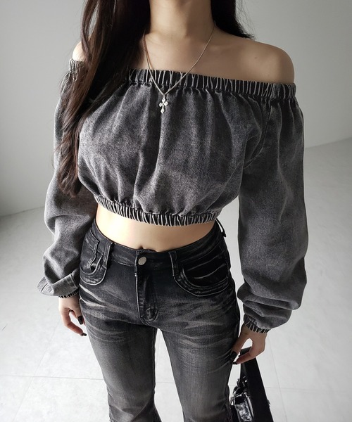 me+em select(ミームセレクト)の「【 2color 】ヴィンテージデニムギャザーオフショルトップス / vintage denim gathered off shoulder topS(その他トップス・レディース・ブルー/ブラック・FREE)」の13枚目の写真