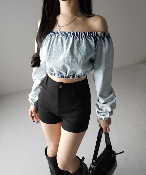 me+em select(ミームセレクト)の「【 2color 】ヴィンテージデニムギャザーオフショルトップス / vintage denim gathered off shoulder topS(その他トップス・レディース・ブルー/ブラック・FREE)」の20枚目の写真