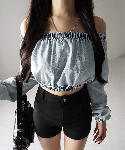 me+em select(ミームセレクト)の「【 2color 】ヴィンテージデニムギャザーオフショルトップス / vintage denim gathered off shoulder topS(その他トップス・レディース・ブルー/ブラック・FREE)」の17枚目の写真