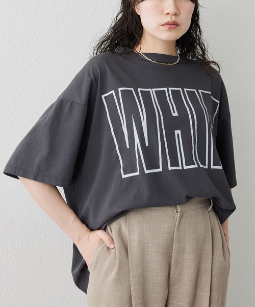 Whim Gazette(ウィムガゼット)の「リラックスロゴTシャツ(Tシャツ/カットソー・レディース・チャコールグレー/オフホワイト/グレイッシュベージュ・FREE)」の17枚目の写真