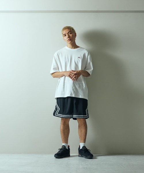 JORDAN BRAND(ジョーダンブランド)の「ジョーダン ブランド メンズ スニーカー パッチ Tシャツ / Jordan Brand Men's Sneaker Patch T-Shirt HJ2326-100 White(Tシャツ/カットソー・メンズ・ホワイト・XL/L/M/S/2XL)」の12枚目の写真
