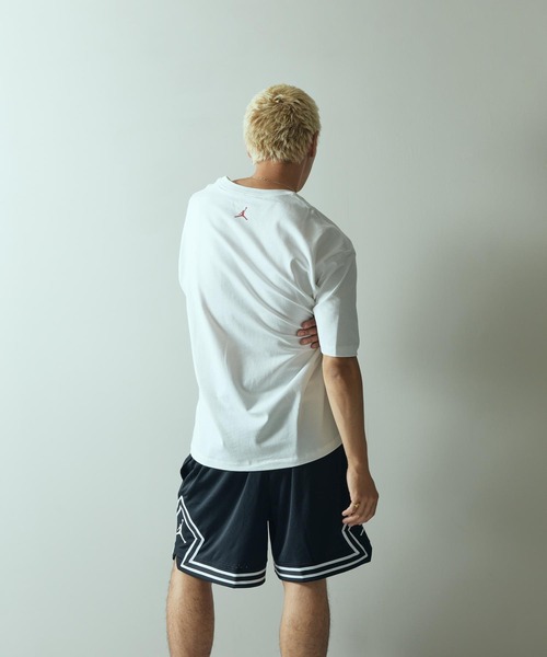 JORDAN BRAND(ジョーダンブランド)の「ジョーダン ブランド メンズ スニーカー パッチ Tシャツ / Jordan Brand Men's Sneaker Patch T-Shirt HJ2326-100 White(Tシャツ/カットソー・メンズ・ホワイト・XL/L/M/S/2XL)」の11枚目の写真