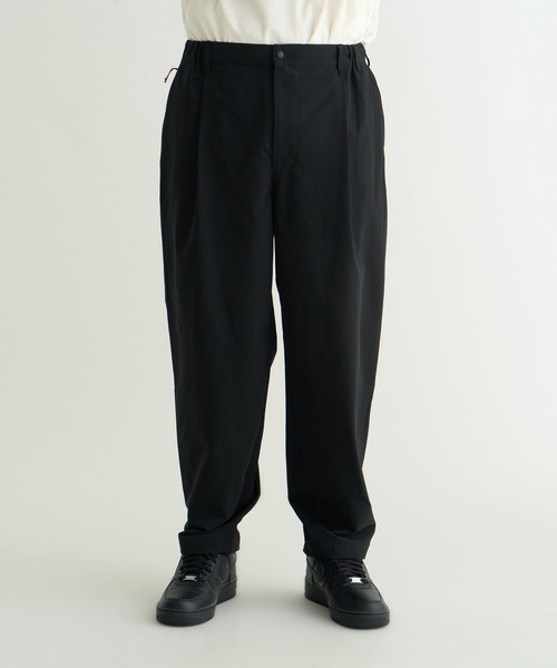 NANGA(ナンガ)の「DotAir COMFY TUCK TAPERED PANTS/ドットエアコンフィー タック テーパードパンツ(その他パンツ・メンズ・カーキ/ブラック系その他/ベージュ・S/M/L/XL)」の6枚目の写真