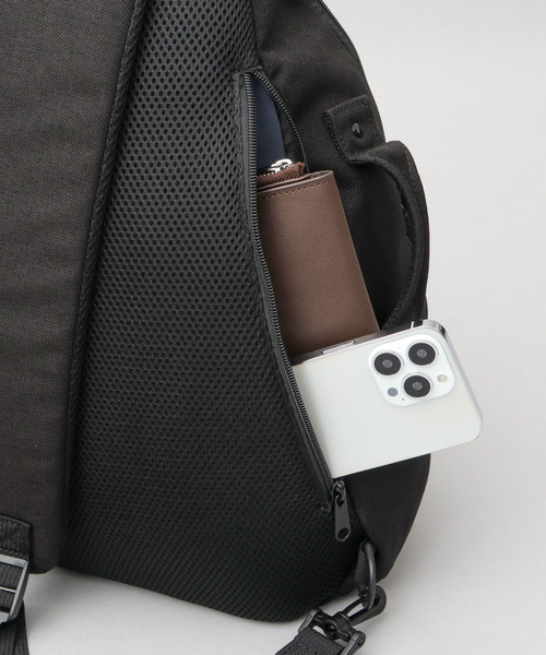 fulcro(フルクロ)の「fulcro フルクロ 撥水 4ポケット クロスボディバッグ ディライトM A4サイズ収納対応 Cityシリーズ(ボディバッグ/ウエストポーチ・メンズ・ブラック・FREE)」の9枚目の写真