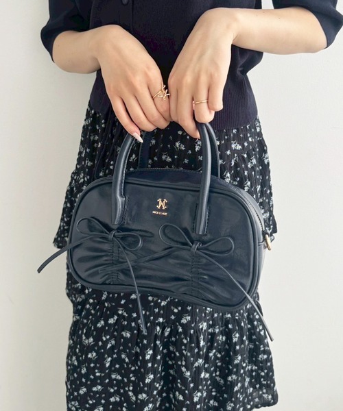 one after another NICE CLAUP（ワンアフターアナザーナイスクラップ）の「リボンシャーリングバッグ（ショルダーバッグ・レディース・アイボリー/ブラック/ネイビー・FREE）」の6枚目の写真