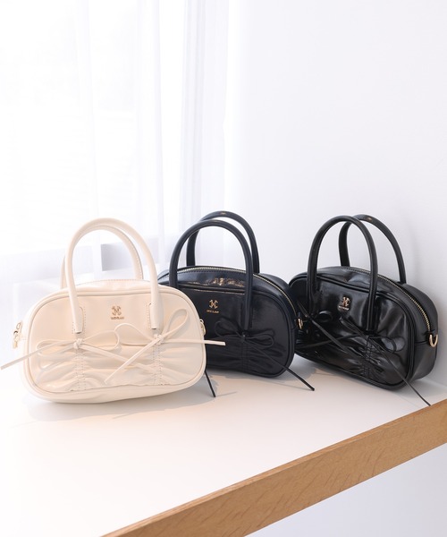 one after another NICE CLAUP（ワンアフターアナザーナイスクラップ）の「リボンシャーリングバッグ（ショルダーバッグ・レディース・アイボリー/ブラック/ネイビー・FREE）」の16枚目の写真