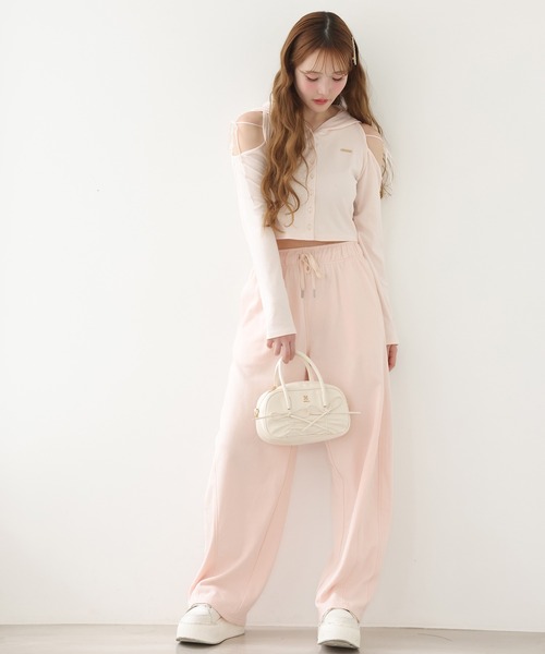 one after another NICE CLAUP（ワンアフターアナザーナイスクラップ）の「リボンシャーリングバッグ（ショルダーバッグ・レディース・アイボリー/ブラック/ネイビー・FREE）」の15枚目の写真