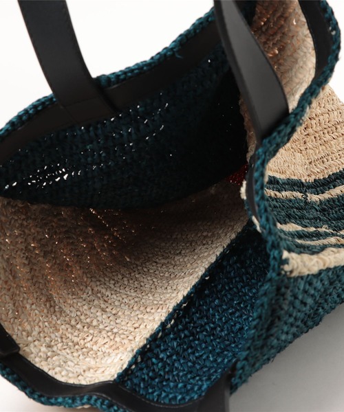 UN3D.（アンスリード）の「TRIANGLE FOLD TOTE / トライアングルフォールドトート（トートバッグ・レディース・ブラック/ネイビー・FREE）」の5枚目の写真