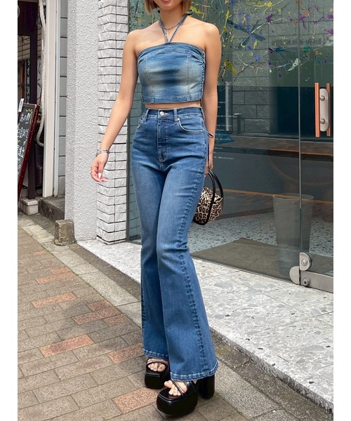 EVRIS(エヴリス)の「ホルターネックデニムビスチェ(キャミソール・レディース・ブラック/インディゴブルー・FREE)」の12枚目の写真