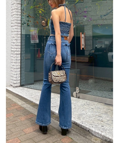 EVRIS(エヴリス)の「ホルターネックデニムビスチェ(キャミソール・レディース・ブラック/インディゴブルー・FREE)」の14枚目の写真