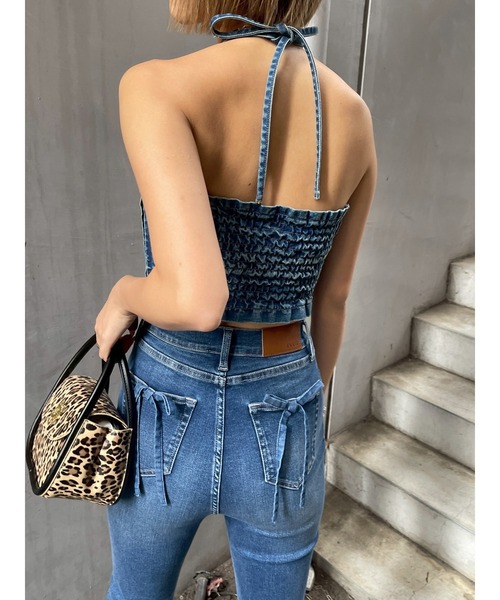 EVRIS(エヴリス)の「ホルターネックデニムビスチェ(キャミソール・レディース・ブラック/インディゴブルー・FREE)」の5枚目の写真