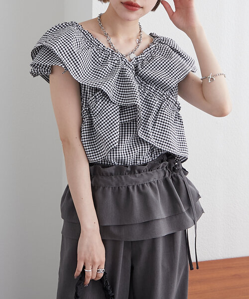 w closet(ダブルクローゼット)の「ギンガムカシュクールブラウス(シャツ/ブラウス・レディース・レッド/オフホワイト/ブラック・FREE)」の2枚目の写真