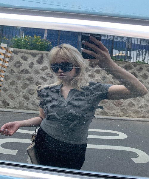 LONSLAN（ロンスラン）の「【LONSLAN】3Dモチーフニットトップス LONW25s045（ニット/セーター・レディース・グレー・M）」の3枚目の写真